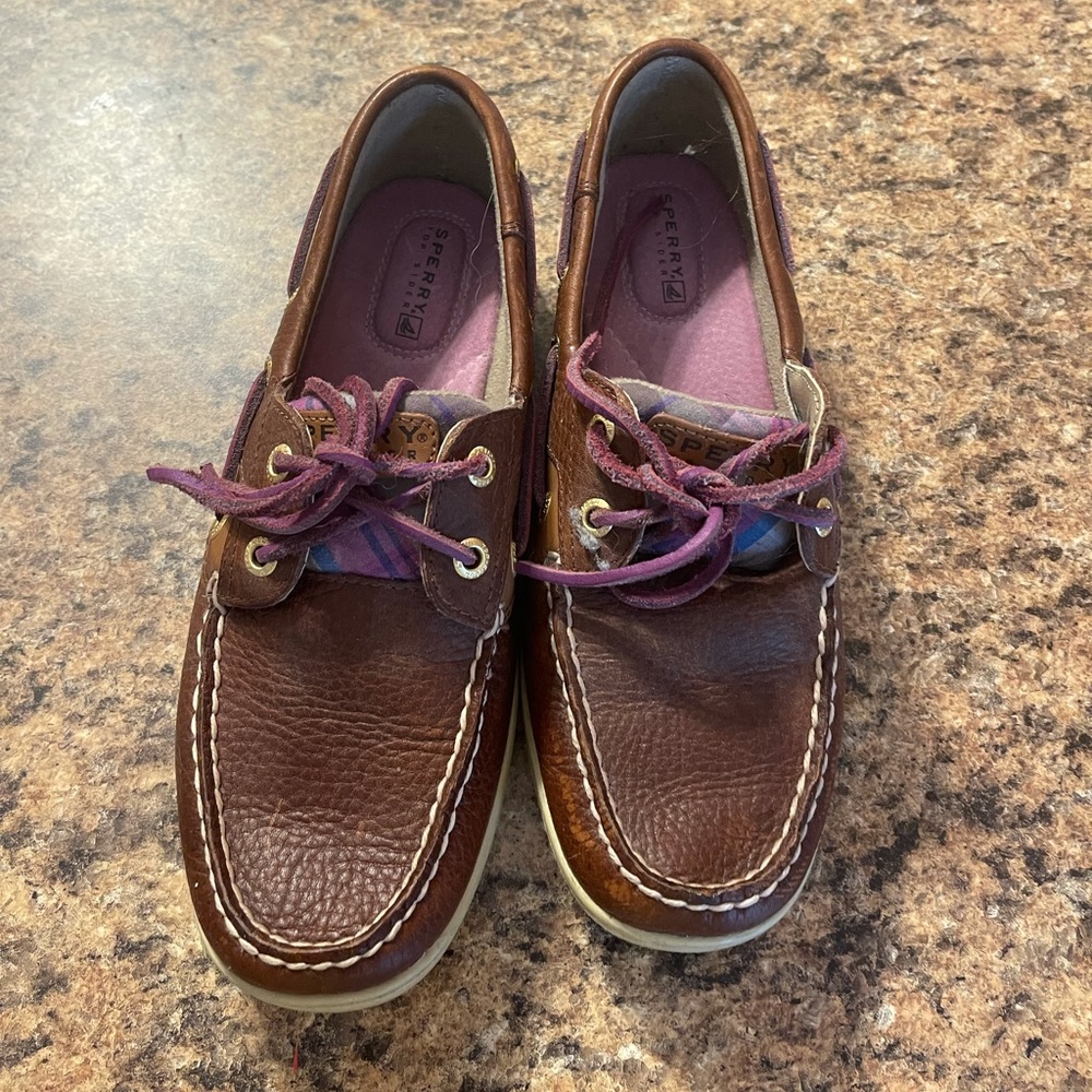 Women’s Sperry boat shoes in excellent condition